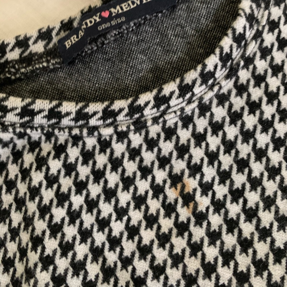Brandy Melville Sammy Top in Houndstooth - Picture 5 of 5